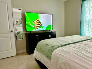2 chambres, fer et planche à repasser, Wi-Fi, draps fournis