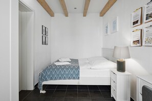 2 Schlafzimmer, Schreibtisch, Bügeleisen/Bügelbrett, WLAN