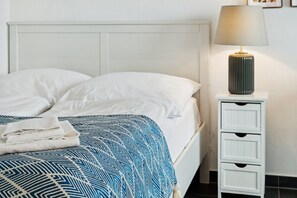 2 Schlafzimmer, Schreibtisch, Bügeleisen/Bügelbrett, WLAN