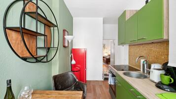 Kühlschrank, Esstisch