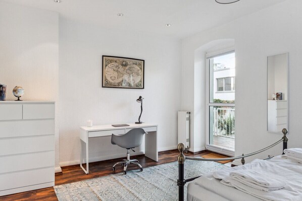 2 bedrooms, desk, iron/ironing board, free WiFi