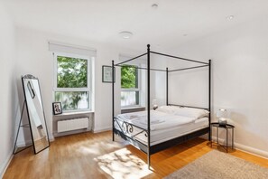 1 habitación, escritorio, tabla de planchar con plancha y wifi gratis 