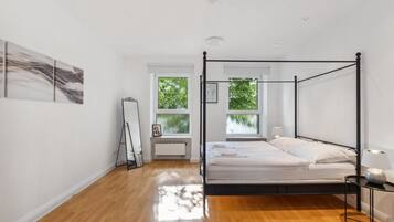 2 bedrooms, desk, iron/ironing board, free WiFi
