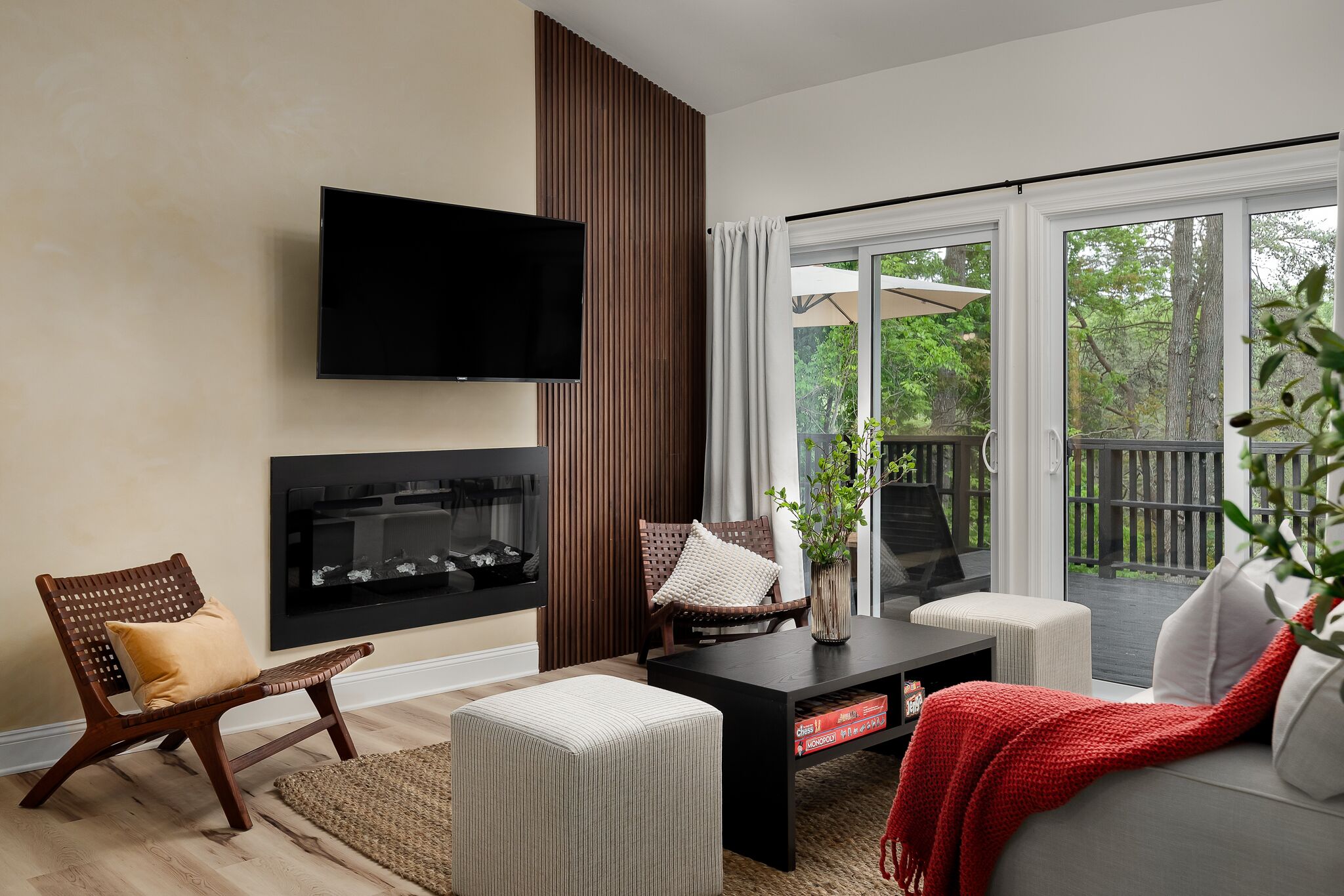 *Lake Chateau Luray* Lake-view! Hot Tub! Firepit. Game Room. King bed.