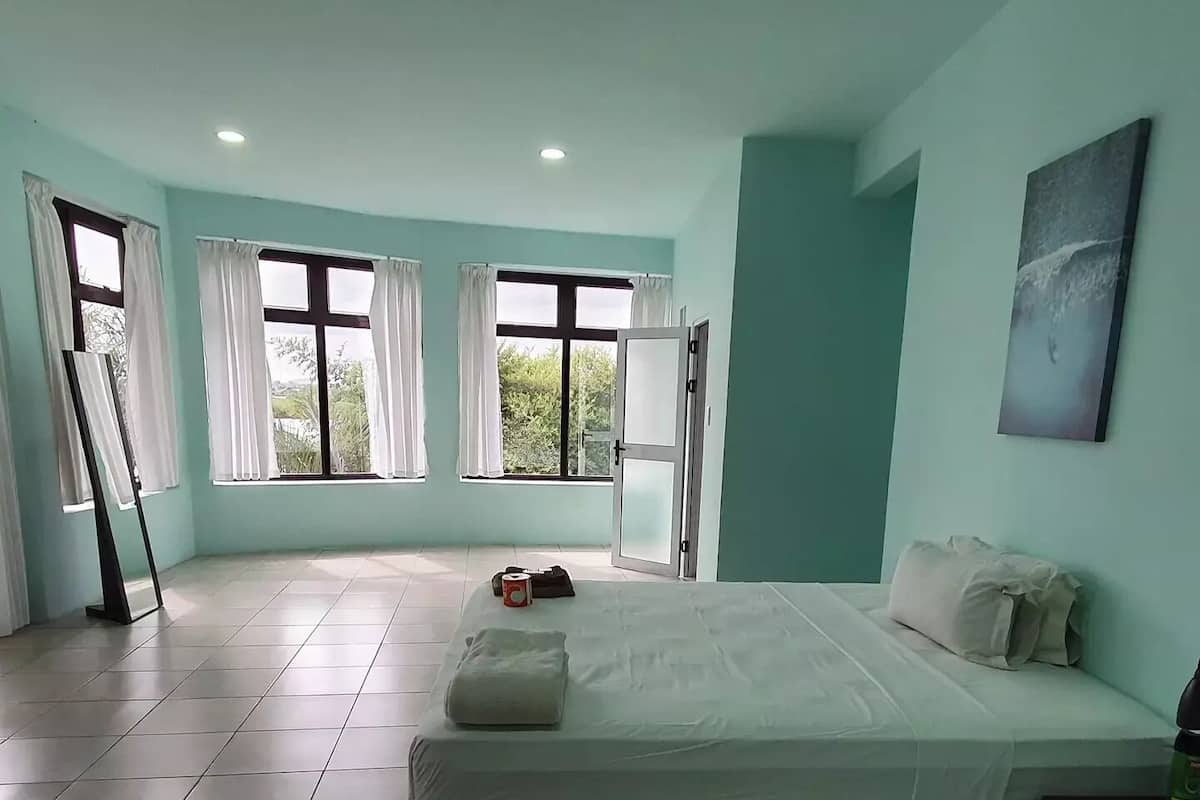 Kamar Double Bisnis, 1 Tempat Tidur Double | Minibar dan seprai linen
