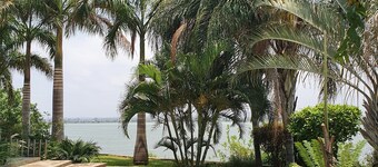 Zambezi Riverside Accommodation 