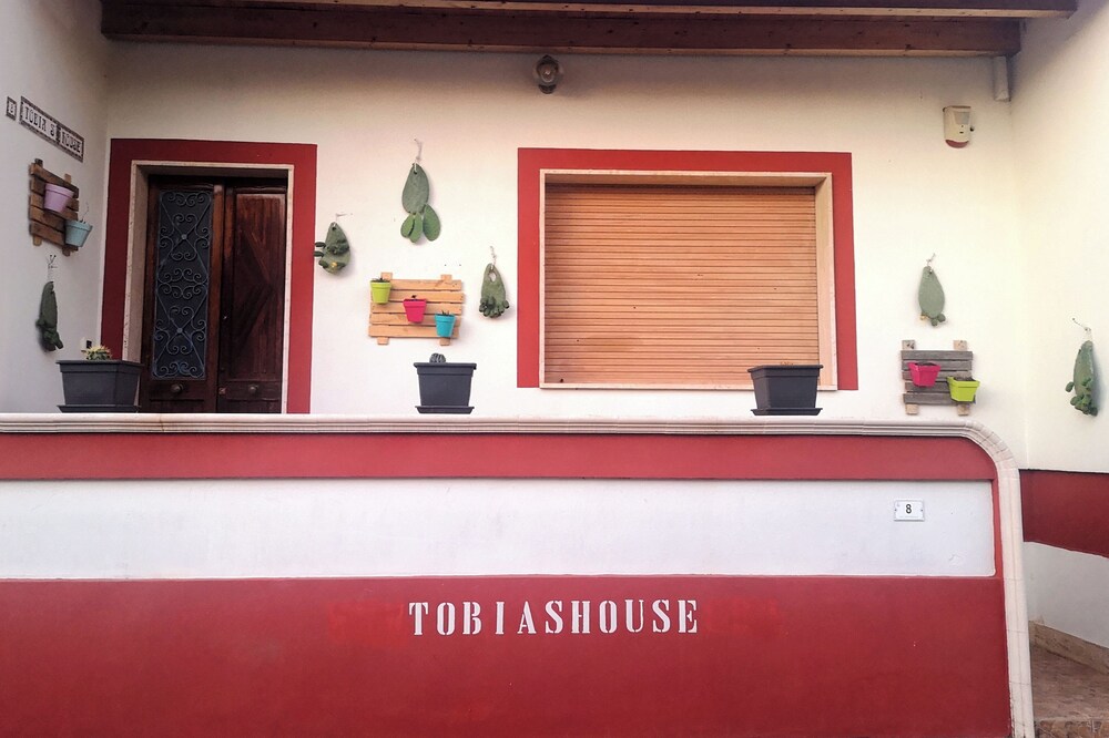 Tobia's House