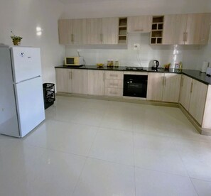 Private kitchen - Busisiwe's (R M Apartments) (Lusaka)