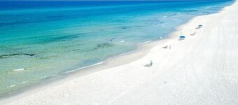 New 6br, Sleeps 24, Priv Heated Pool