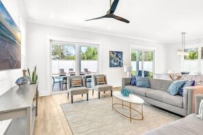 Télévision, livres, vidéothèque