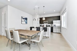 Dining - Trendy Condo near Disney with Resort & Waterpark Access - B22-113 (Kissimmee)