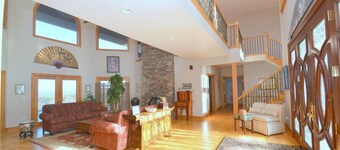 Redbud Keep - move theater, wifi, golf, view, recreation center access, grill