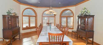 Redbud Keep - move theater, wifi, golf, view, recreation center access, grill