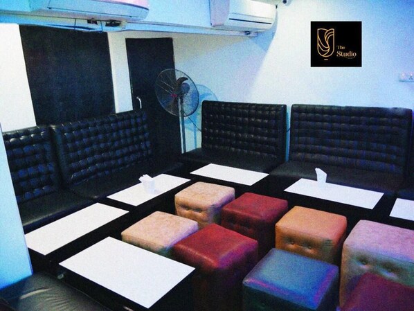 2 bars/lounges - The Studio by Troy (Lagos)