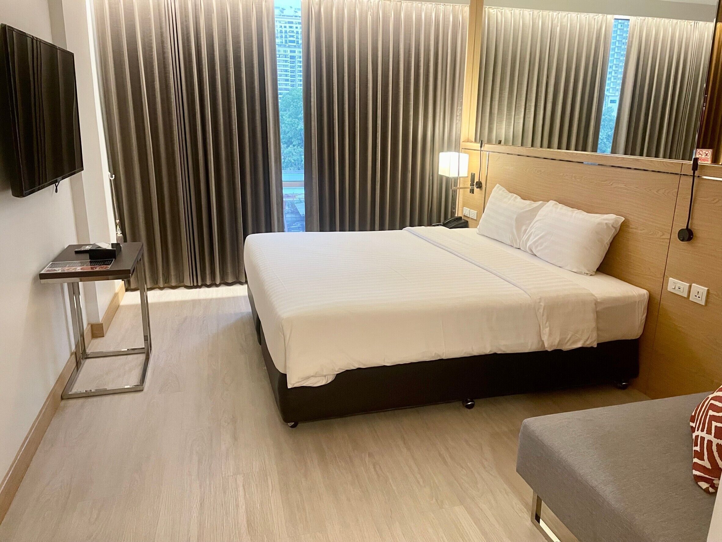 In-room safe, desk, laptop workspace, free WiFi
