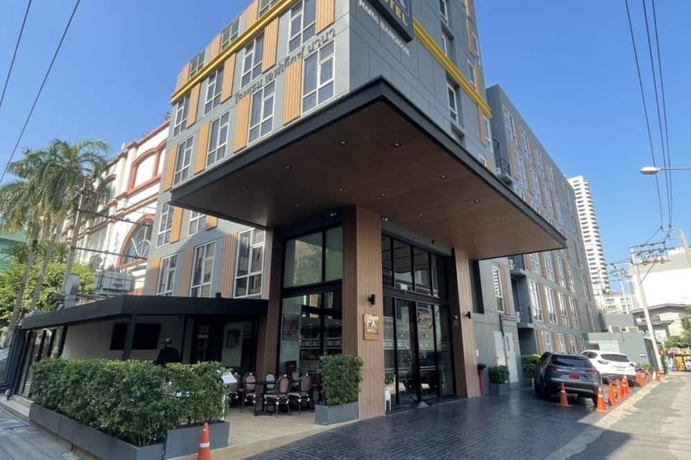 FX Hotel Nana