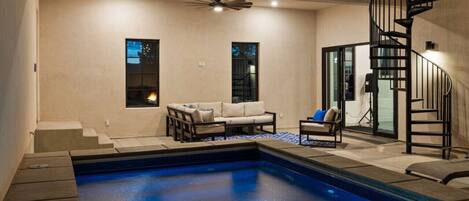 Een verwarmd zwembad