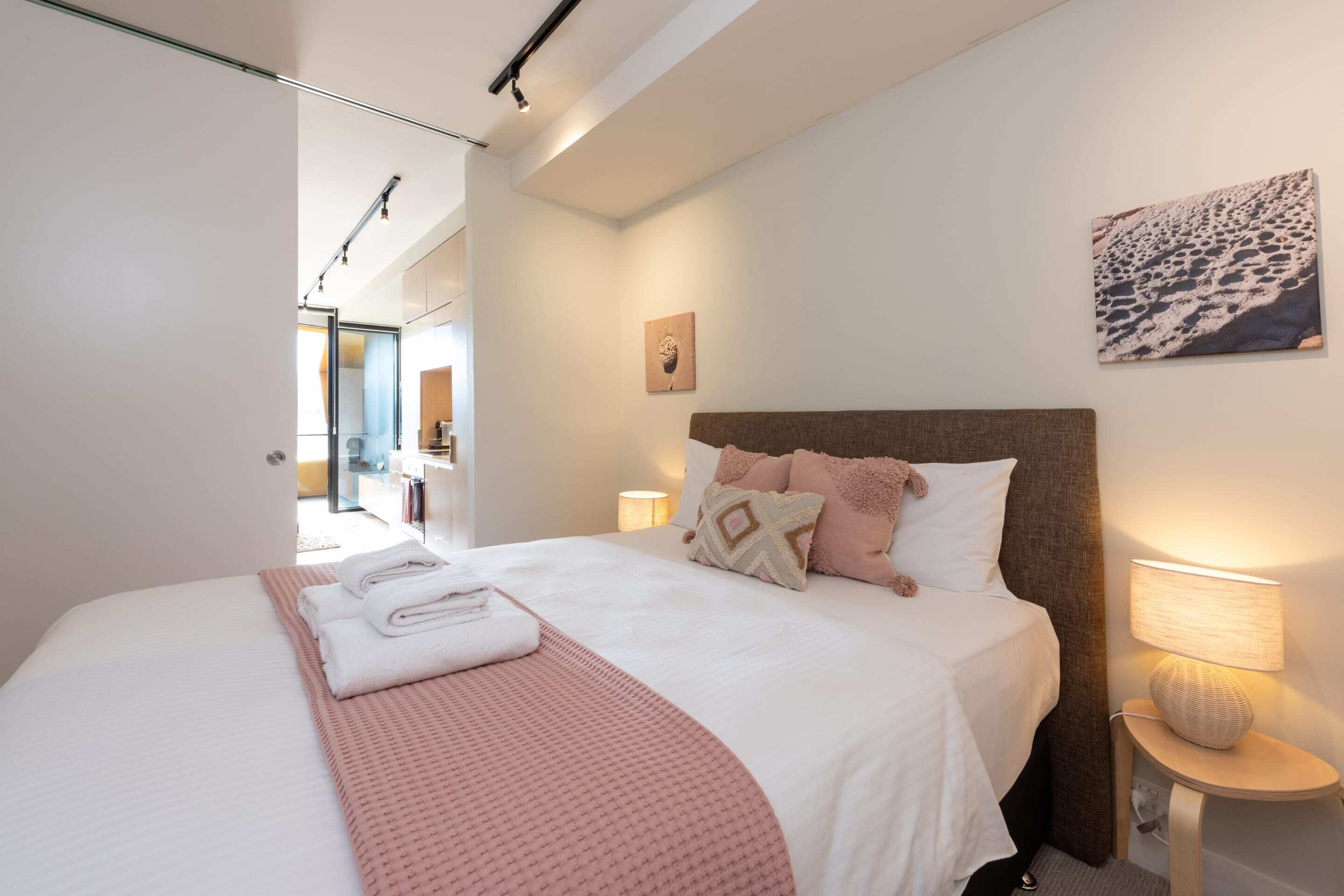 2-bed in South Melbourne w/ Beautiful City Views