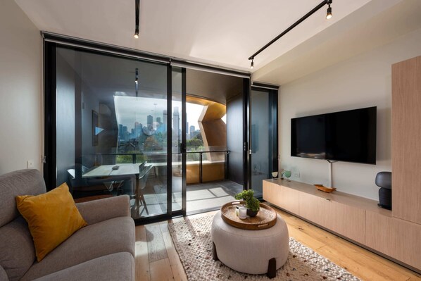 Basic Apartment, Multiple Beds | Living area