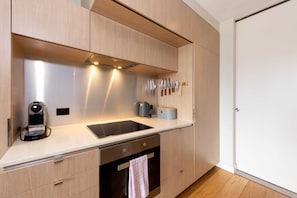Basic Apartment, Multiple Beds | Private kitchen
