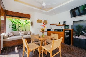 Eenvoudige villa, Meerdere bedden | Dineren