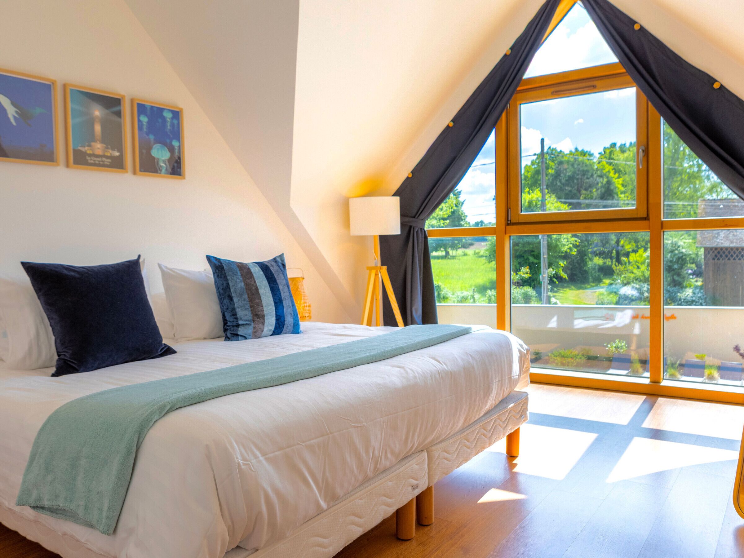 6 bedrooms, free WiFi, bed sheets