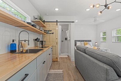 Sunlight Tiny House at Linn Valley Lakes