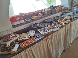 매일 뷔페 무료 아침 식사 포함