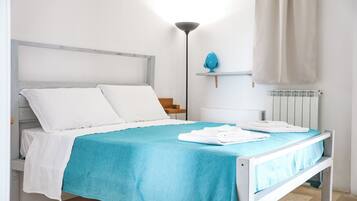 Douche, articles de toilette gratuits, sĂšche-cheveux, bidet