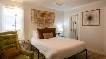 1 bedroom, iron/ironing board, travel cot, free WiFi