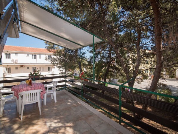 Apartment | Dining