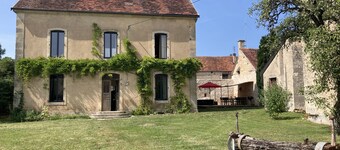 The Presbytery, spacious family home for 10 people, 4 bedrooms and jacuzzi.
