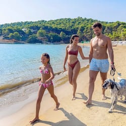 Spiaggia privata, sabbia bianca, un bar sulla spiaggia