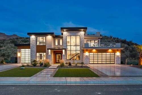 Designer Golf  Retreat~ Pool  Rooftop  Hot Tub