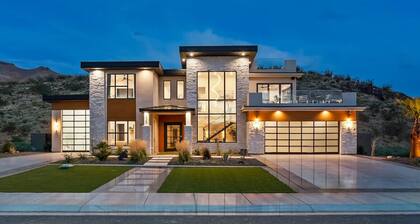 Designer Golf Retreat~ Pool Rooftop Hot Tub