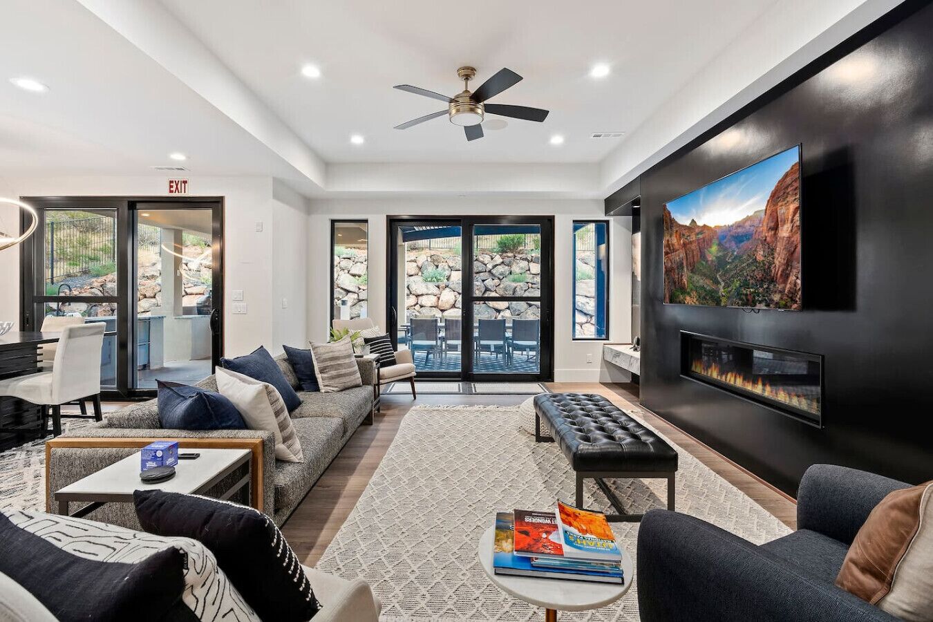 TV, fireplace, table tennis, stereo