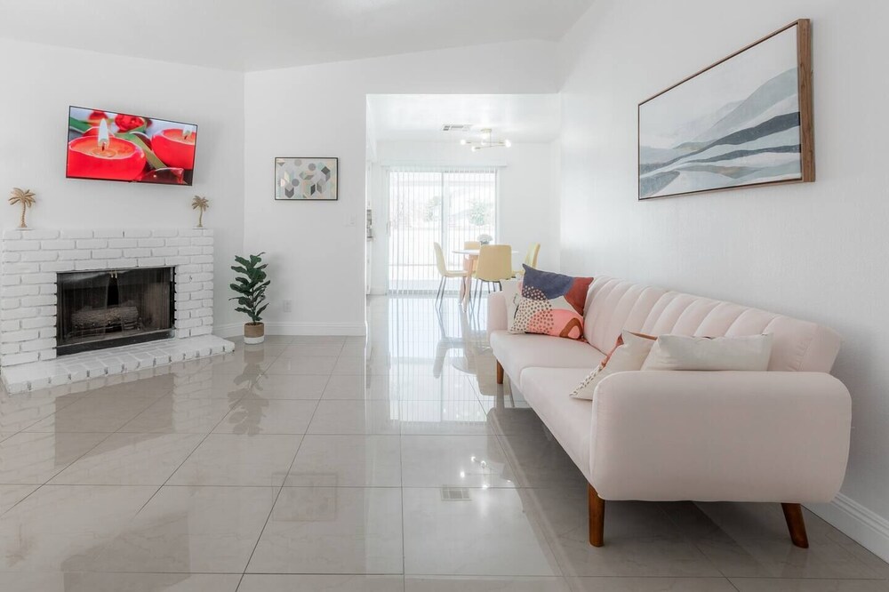 3BR Home Near Vegas Strip