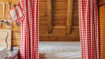 House | 1 bedroom, bed sheets