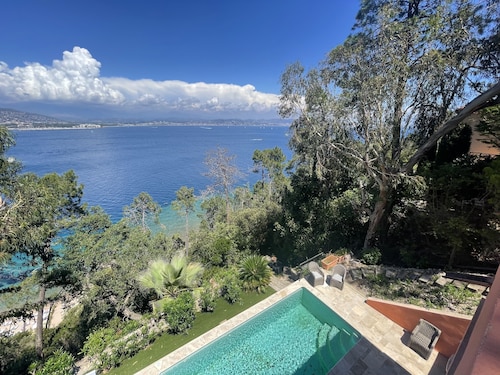 “The Beach House” - waterfront villa with spectacular views and private pool