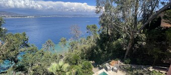 “The Beach House” - waterfront villa with spectacular views and private pool