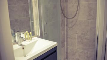 City Apartment | Bilik Mandi