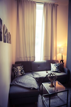 City Apartment | Living area - Warren st Apt (London)