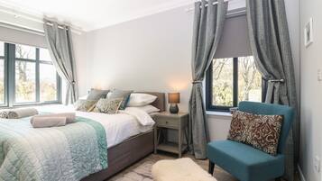 4 habitaciones, decoración personalizada y muebles diferentes