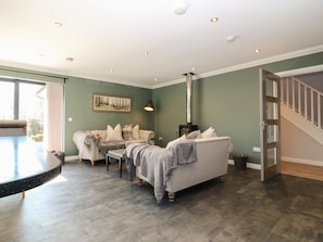 4 habitaciones, decoración personalizada y muebles diferentes