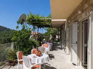 Dining - Begovic Guest House - Double or Twin Room (Dubrovnik)