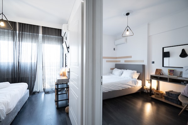 3 bedrooms, in-room safe, individually decorated, individually furnished - Luxury Penthouse With Private Rooftop - Acropolis View (Athens)