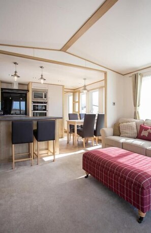 Indulgent 6 Berth Caravan | Living area - Barmouth Bay Holiday Park (Talybont)