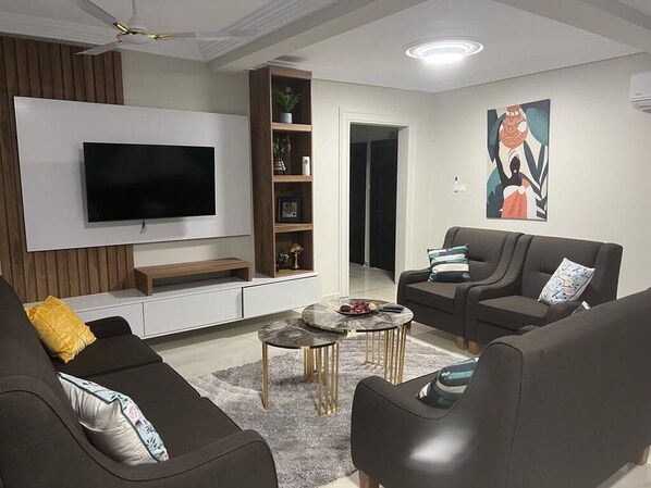 Smart TV, ping pong, books