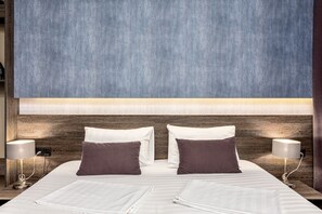 デスク、防音設備、WiFi (無料)