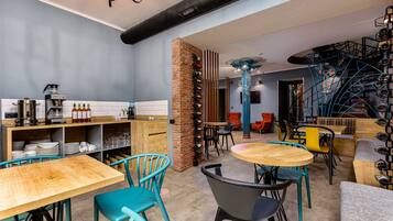 Daily buffet breakfast (GEL 30 per person)